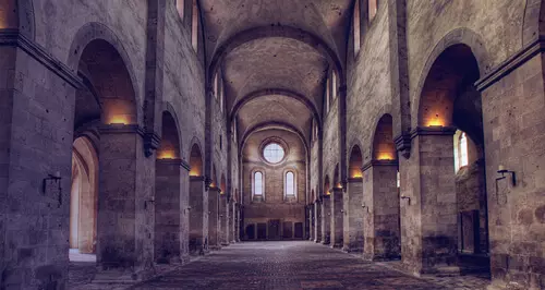 Cineturismo-Il-Nome-della-Rosa film travelgood partner biglietteria aerea agenzie viaggio